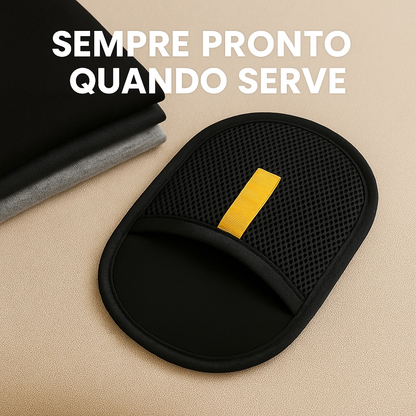 Guanto per la rimozione dei peli di animali con setole elettrostatiche doppie.